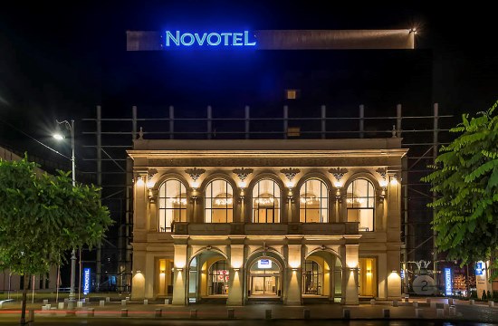 taxi and minibus transfers from bucharest otopeni airport to novotel bucharest city center